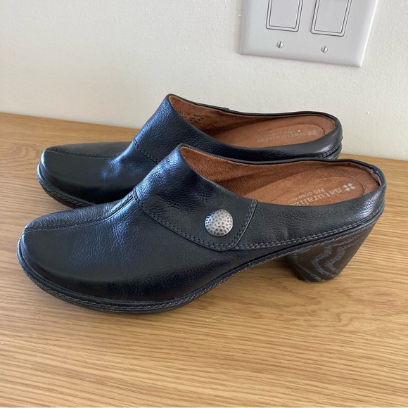 Naturalized Size 11 Black Mules - Picture 5 of 10